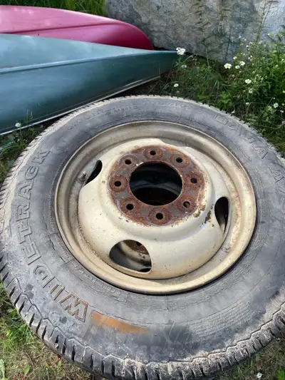 Chevy one tone van wheels Make me a trade or cash. You know what they are worth more then me so let...