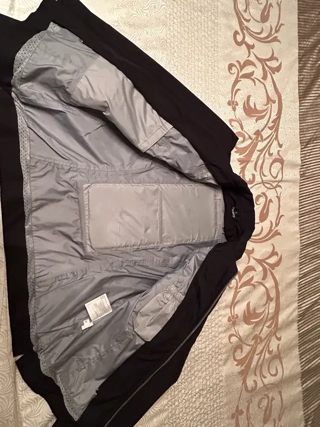 Ixon Sarah Jacket Small in Women's - Tops & Outerwear in Laval / North Shore - Image 5