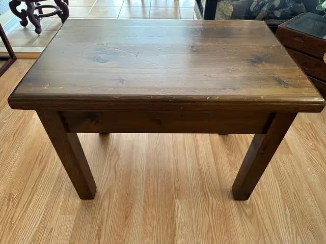 Wooden side table in Coffee Tables in Mississauga / Peel Region - Image 5