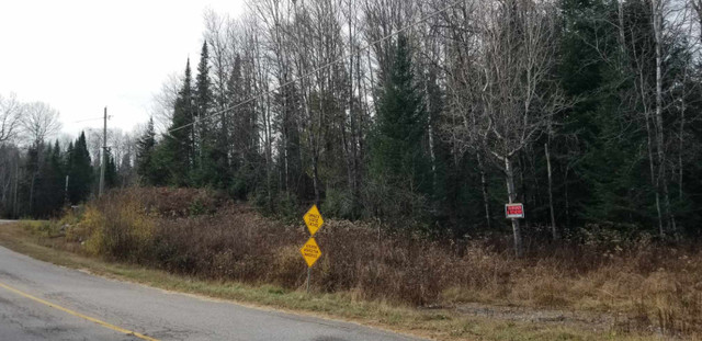 Terrain a vendre Rivière Rouge in Land for Sale in Laurentides