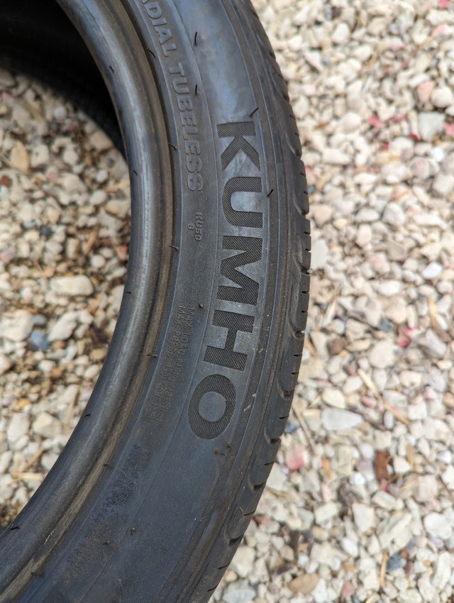 1 x 225/45R17 Kumho All Season Tire*very good condition* Tires & Rims Winnipeg Kijiji