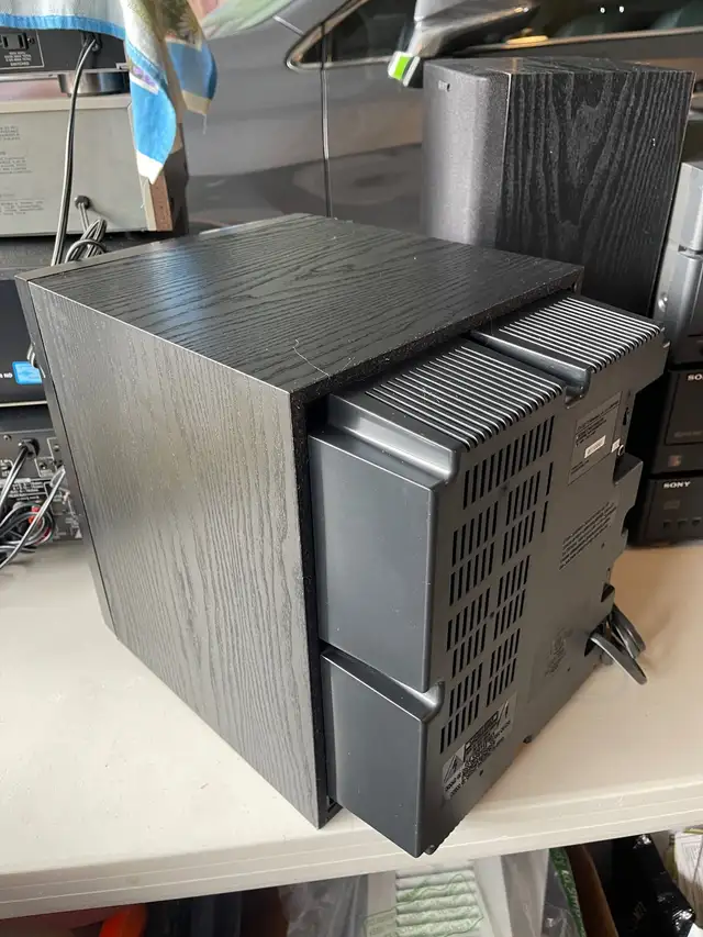 Sony subwoofer SA-WP780 in Speakers in Markham / York Region - Image 4