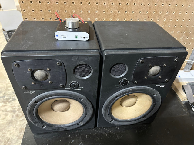 Vintage AIWA speakers and mini Bluetooth amp in Speakers in Markham / York Region