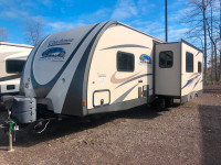 2015 Coachman Freedom Express 281RLDS Anniversary Edition