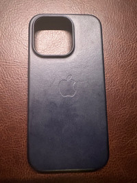 iPhone 14 Pro leather case