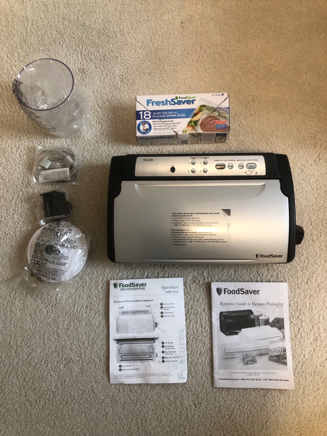 FoodSaver Vacuum Sealer Machine V2490 with starter kit in Other in Burnaby/New Westminster - Image 2