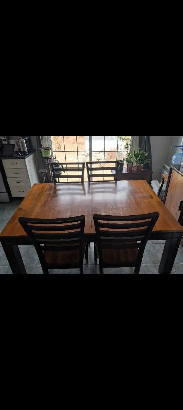 Dining room table, 6 chairs, and hutch in Dining Tables & Sets in Dartmouth - Image 3