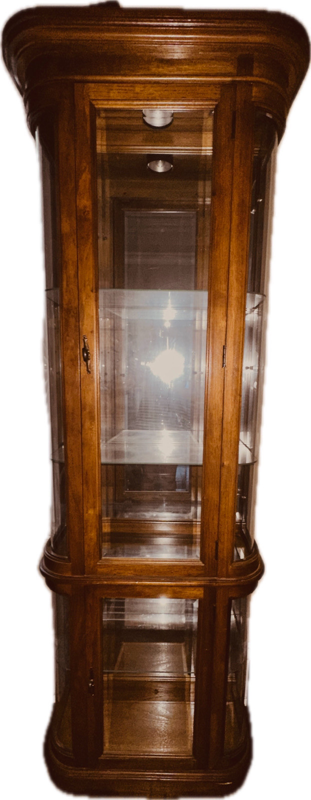 1990’s wood china cabinet  in Hutches & Display Cabinets in London