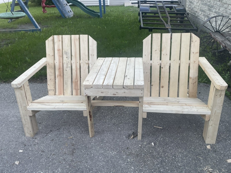 Two seater deck or lawn chair made from 2X4’s Patio & Garden