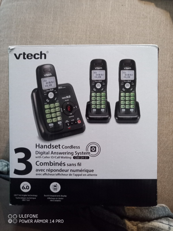 3 HANDSET CORDLESS PHONE W/DIGITAL ANSWERING SYS. (VTECH) 4 SALE in Home Phones & Answering Machines in Renfrew