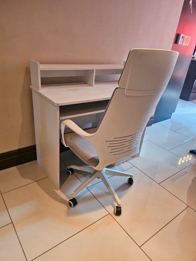 Bureau(maquilleuse) avec chaise 3 positions dans Bureaux  à Ville de Montréal - Image 4