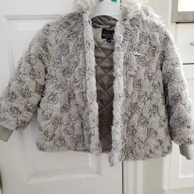 Girl size 5t, View more