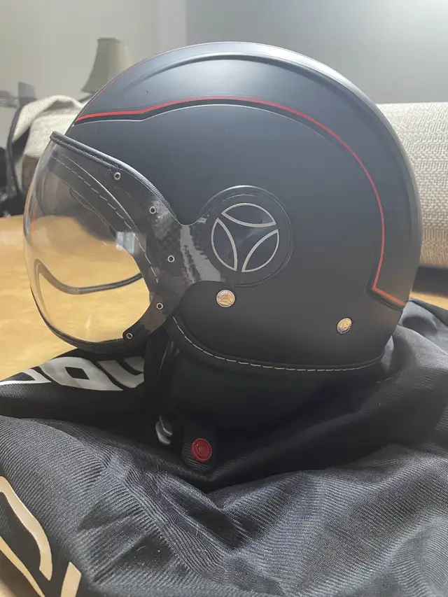 Momo Designs Ducati Helmet XL in Motorcycle Parts & Accessories in Red Deer - Image 5