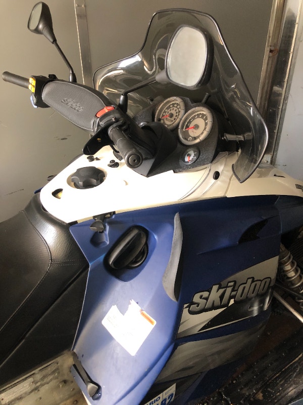 Skidoo Grand Touring snowmobiles and enclosed trailer Snowmobiles Parts, Trailers