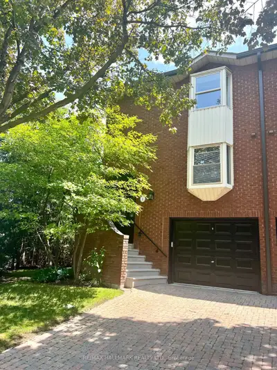 3 BR, 3 Bath house in Bayview Village