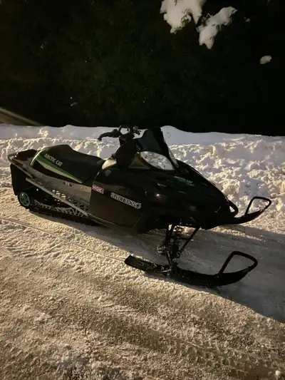 2009 Arctic cat crossfire . Good shape runs good . 2500$ Call or text 613-291-6857