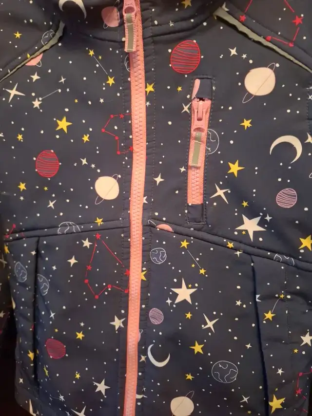 Fall Spring Softshell fleece lined hooded jacket, kids size 6 in Kids & Youth in Hamilton - Image 4