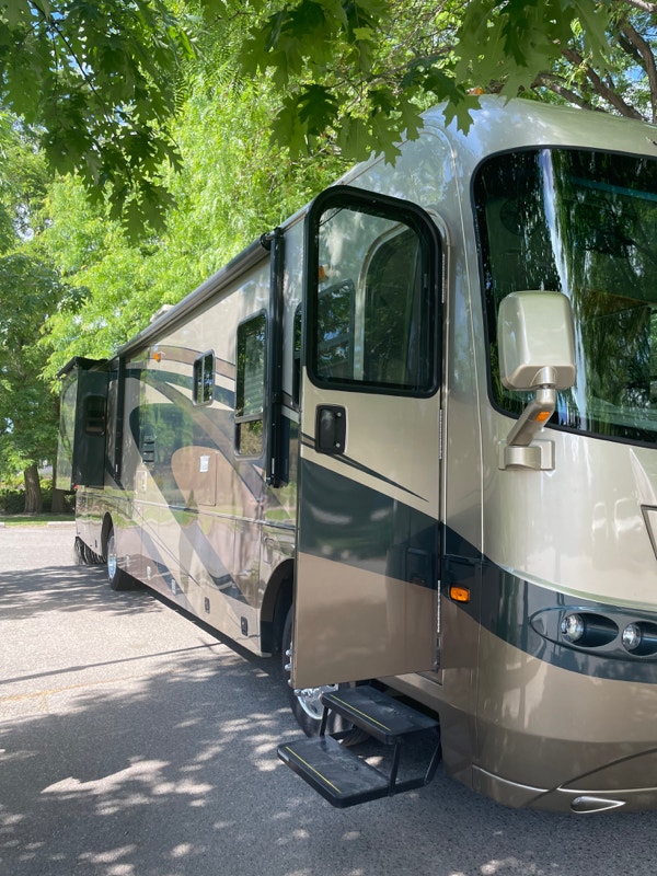 38" cross country SE, class A motorhome RVs & Motorhomes Kelowna