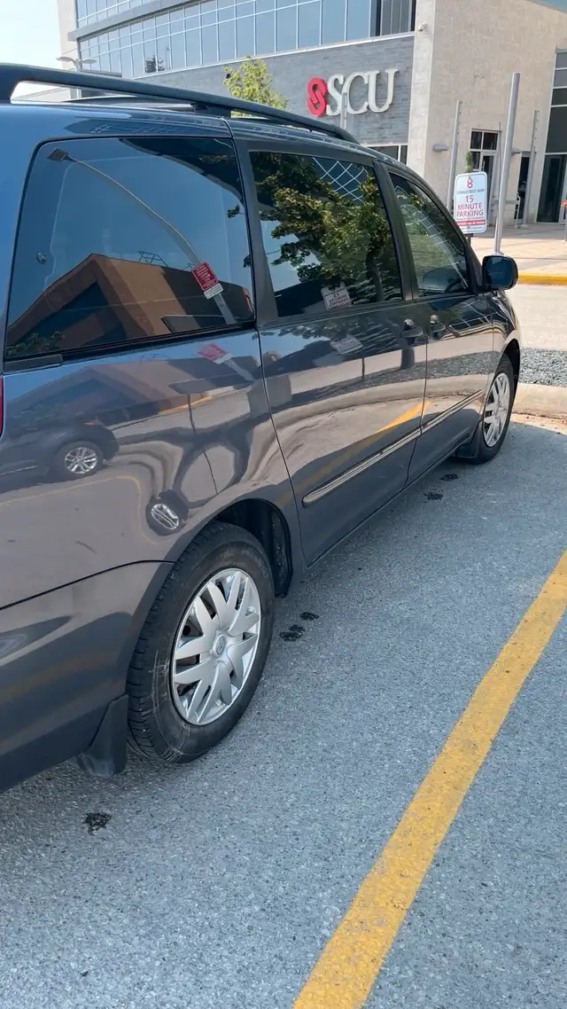 Toyota Sienna CE Van in Cars & Trucks in Winnipeg - Image 6