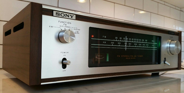 Sony Vintage Radio Tuner ST-5600 in Stereo Systems & Home Theatre in Mississauga / Peel Region - Image 2