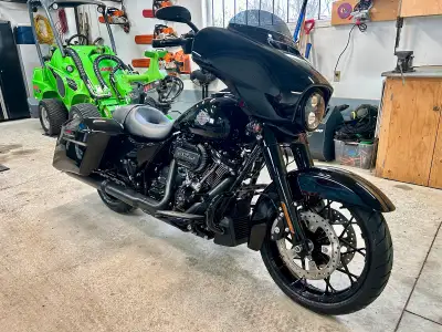 2023 Harley Davidson Street Glide Special. Mint condition. Original owner. Heated grips and handle b...