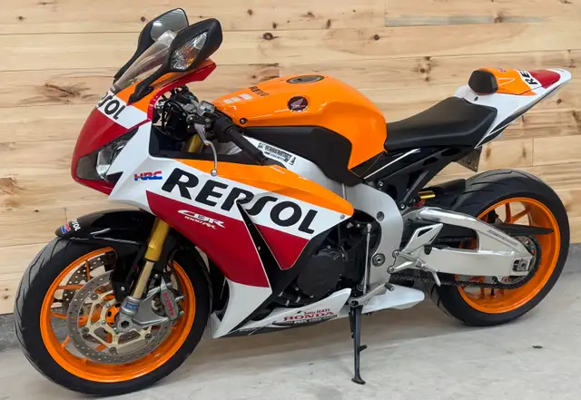 2016 CBR 1000RR SP limited edition  in Sport Bikes in Saint John - Image 3