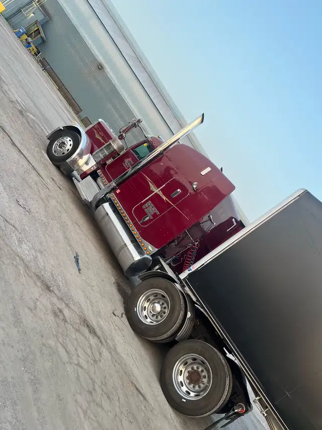 Peterbilt 379 Rebuilt C15 in Heavy Trucks in Mississauga / Peel Region - Image 3