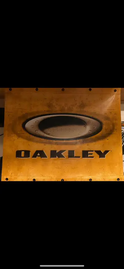 Oakley Banner one of a kind, View more