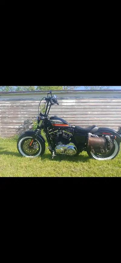 This pre-owned Harley-Davidson 48 Special features a powerful engine and iconic styling, perfect for...