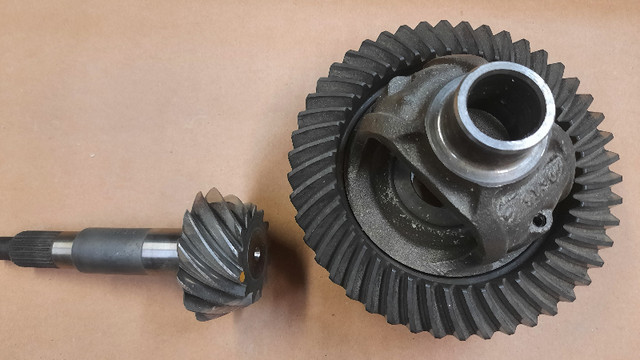 Ford f-150 Dana 44 3.55 front axle ring and pinion. used. in Transmission & Drivetrain in Windsor Region