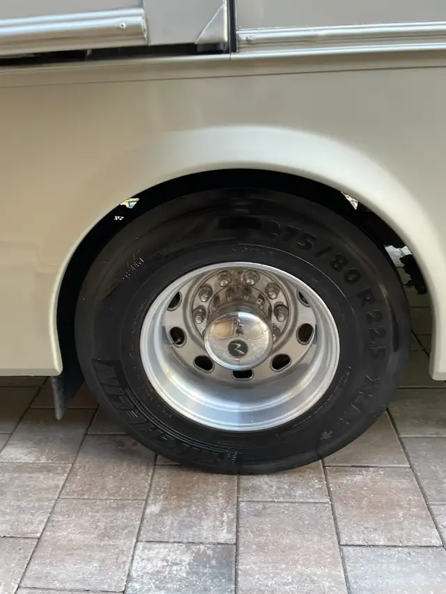 2006 Monaco Kinght PDQ Motorise in RVs & Motorhomes in Sherbrooke - Image 18