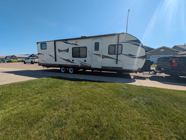 2015 Wildwood 281QBXL- Quad bunk travel trailer in Travel Trailers & Campers in Medicine Hat