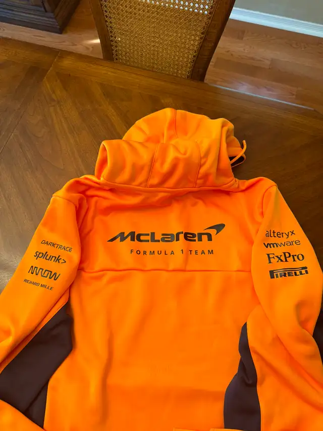 McLaren F1 2023 Team Hoodie Mens Size XL in Men's in Oshawa / Durham Region - Image 4