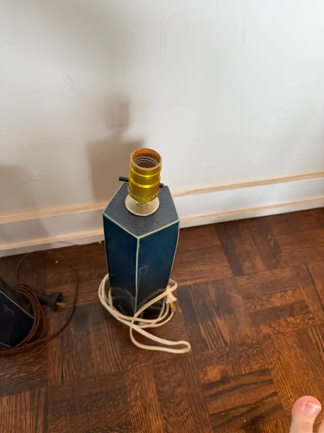 Pair of Vintage Ceramic Table Lamps in Indoor Lighting & Fans in City of Toronto - Image 4