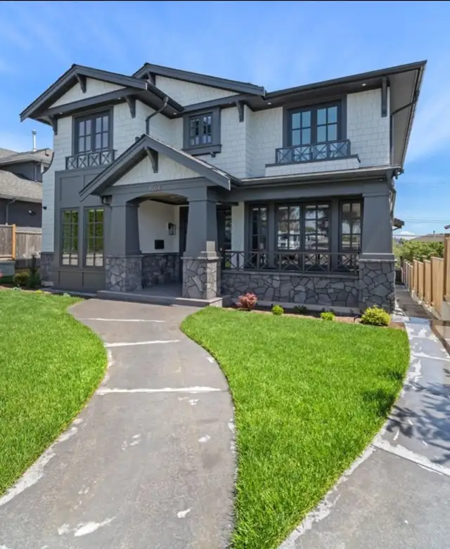 Spacious High Ceiling 2 Bedroom 1 Bathroom Basement Suite