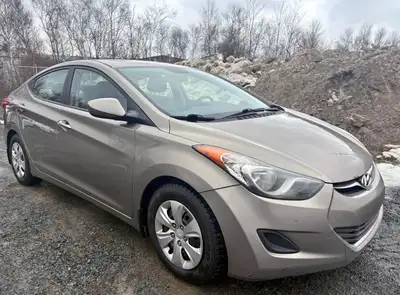 2013 Hyundai Elantra 6 speed manual 227000 km no ticks or leaks runs and drive great shift smoothly...