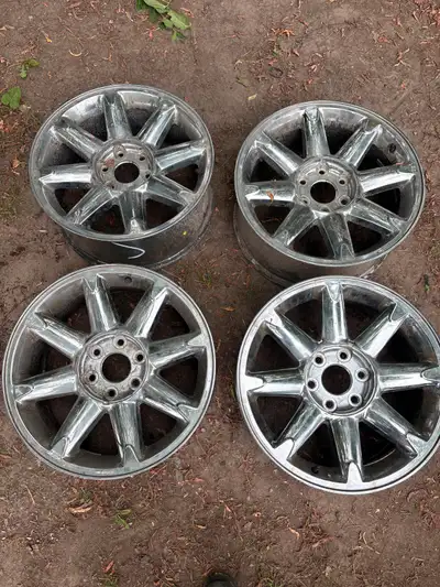 USED 20" WHEELS 2007 GMC 1500/Chevy/Cadillac 20" 6x139.7 CASH AND CARRY INSTALLATION IS AN ADDITIONA...