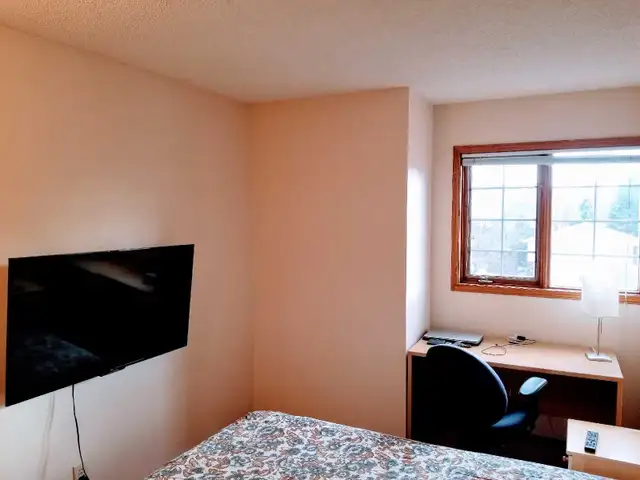 ✨ $765 AMAZING PLACE – Cozy Furnished Bedroom (Riverbend)