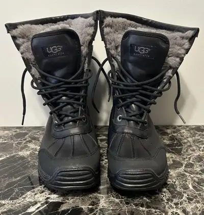WOMENS WINTER BOOTS UGG'S ADIRONDACK Size: US 6.5 womens Color: Black with grey lined Waterproof lea...