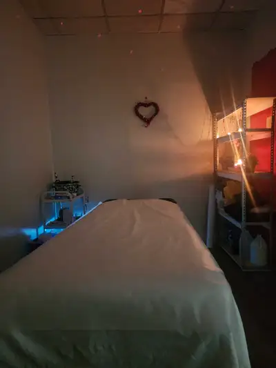 Amazing massage magic hands good experience if you feel tired fell free to massage me i will take ca...