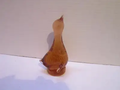 This bird is in good used condition with no damage. It measures 6 inches tall, 3&1/2 inches long and...