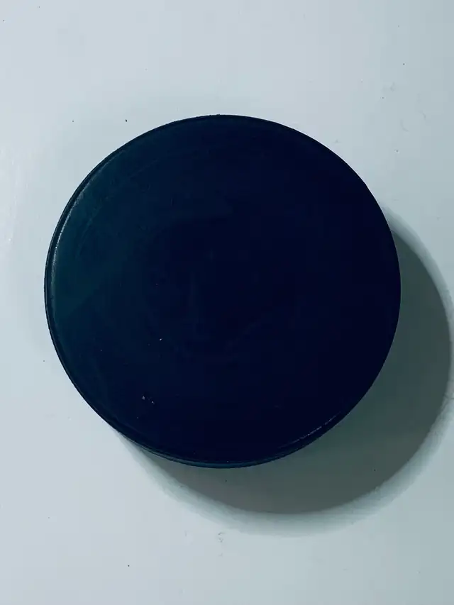 Hockey Puck - Gibson's Finest whisky Promotion in Arts & Collectibles in Mississauga / Peel Region - Image 3