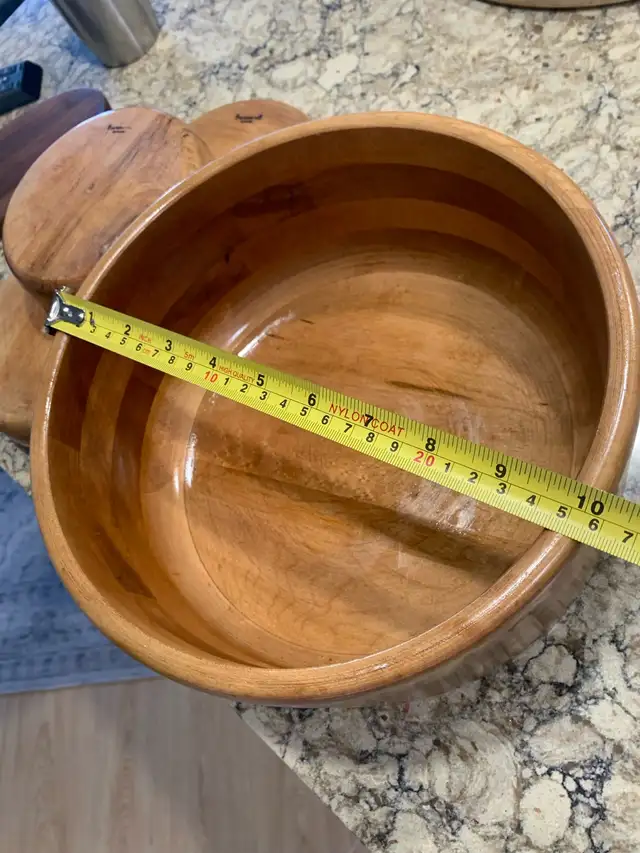 Wooden salad bowl set in Kitchen & Dining Wares in Ottawa - Image 5