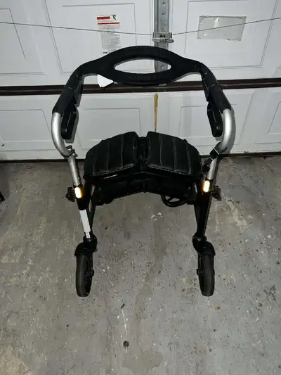 Folding Rolling Walker/ Rollator-Excellent condition Selling high quality folding rolling walker (ro...