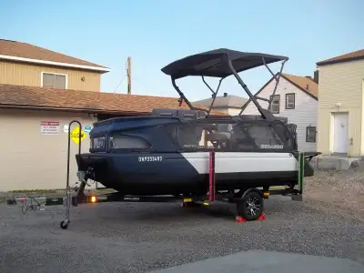 PRICED FOR QUICK SALE ! 2024 SEADOO SWITCH 18FT / 230HP THIS "CRUISE" UPPER LINE MODEL FEATURES : -...