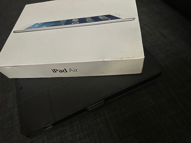 iPad Air 16gb Silver  in iPads & Tablets in Saskatoon - Image 4