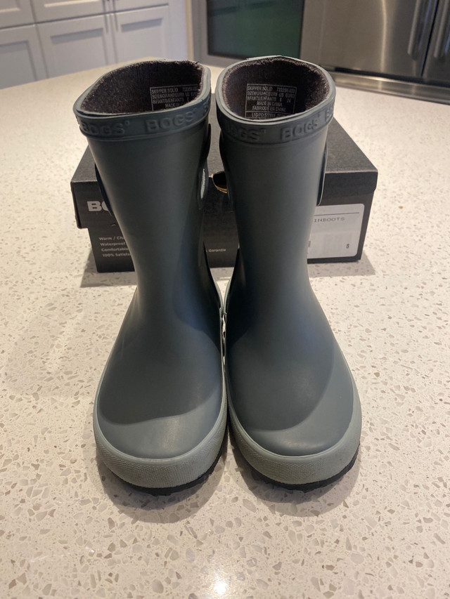 Bogs bottes de pluie 8/ Bogs rain boots size 8 dans Enfants et jeunesse  à Laval/Rive Nord - Image 2