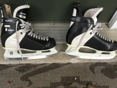 CCM 552 Super Tachs size 11, View more