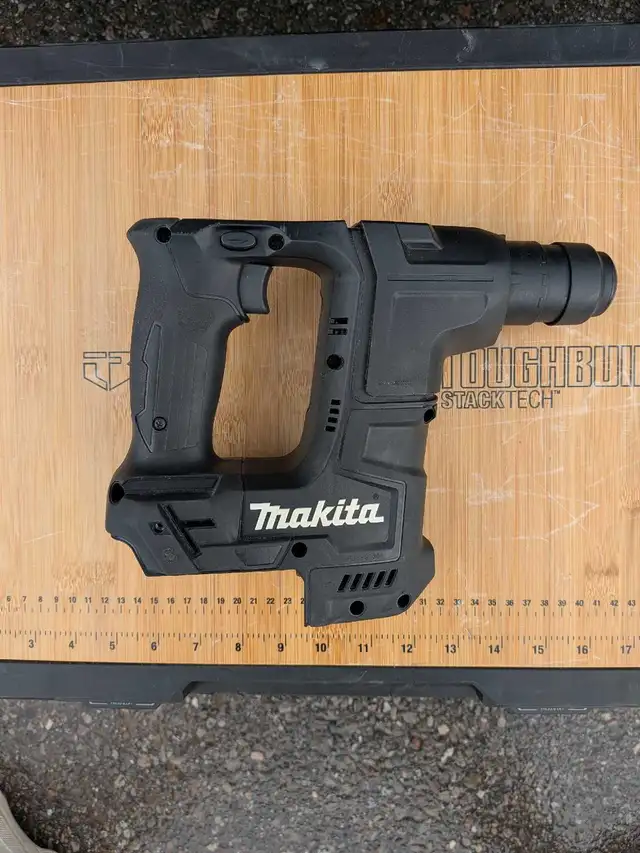 Makita DHR171ZB SDS - Plus Hammer Drill in Power Tools in Mississauga / Peel Region - Image 3