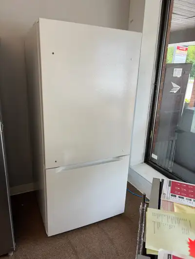 Moffat MDE19DTNKWW Refrigerator, View more